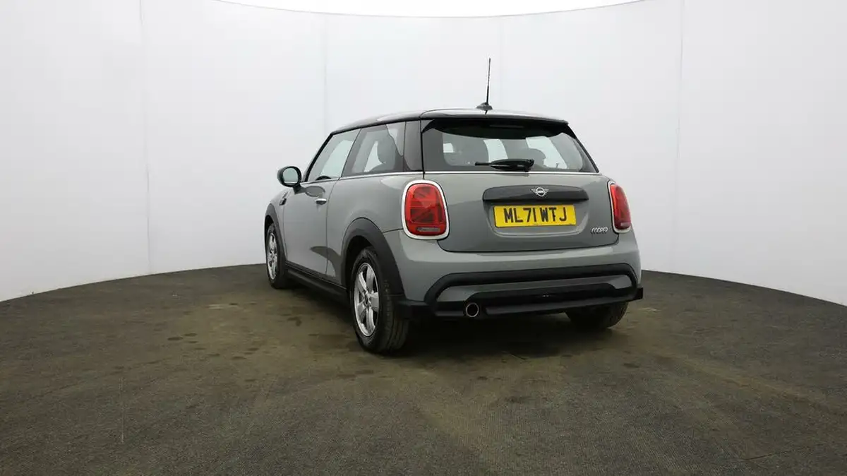 2021-mini-cooper-15-cooper-classic-hatchback-3d-big-24