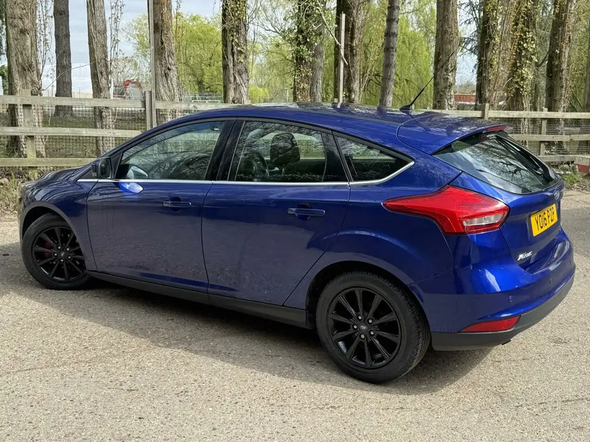 2016-ford-focus-10t-titanium-125ps-hatchback-big-13