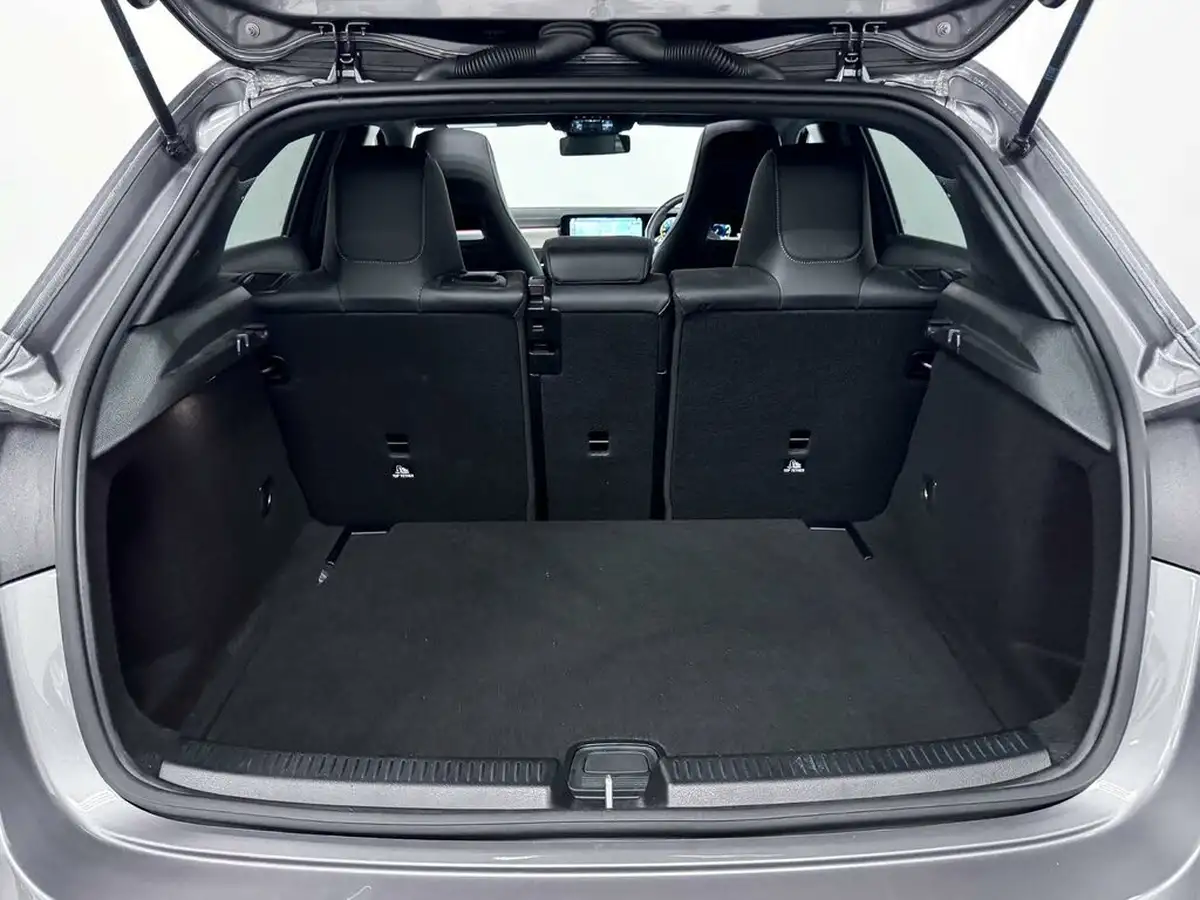2022-mercedes-benz-a-class-20-a35-amg-premium-plus-edition-hatchback-5d-big-7