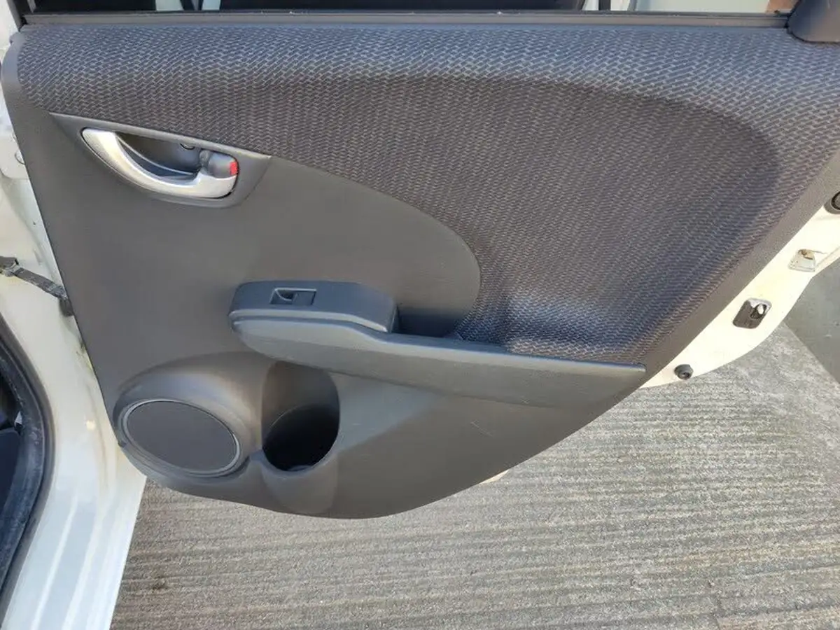 2012-honda-jazz-13-he-big-25