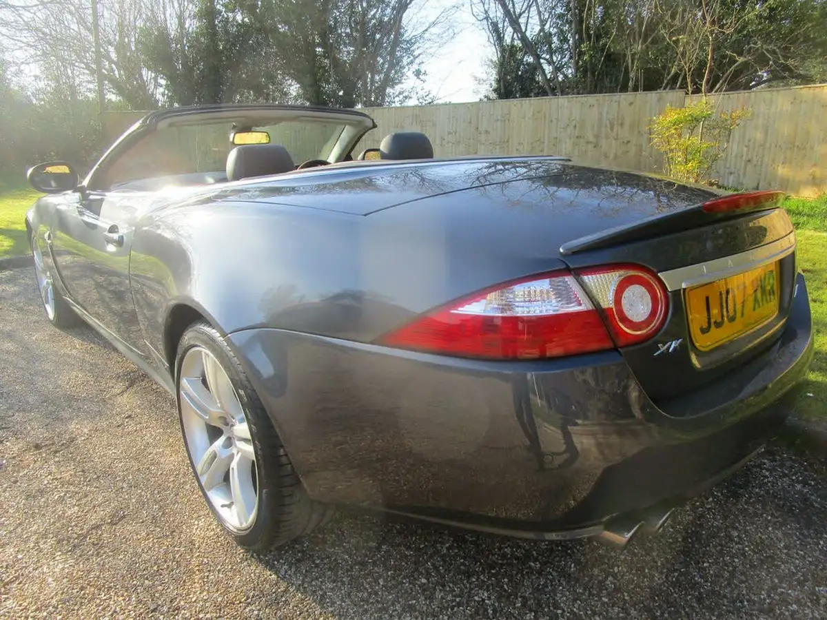 2007-jaguar-xkr-42-convertible-big-21