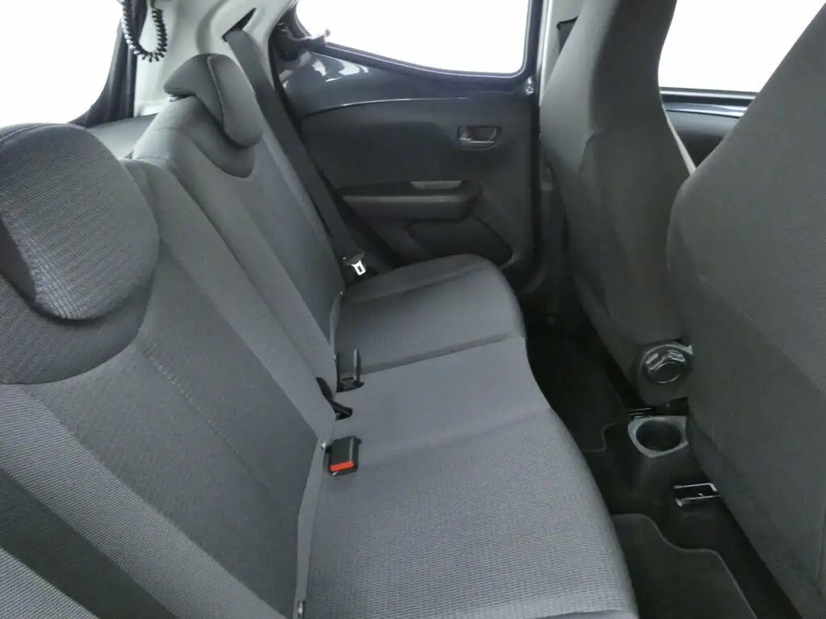 2021-toyota-aygo-10-vvt-i-x-play-tss-big-18