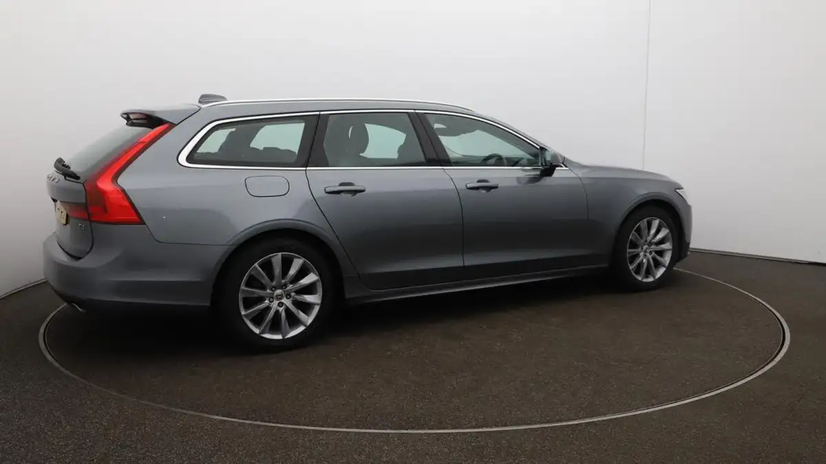 2019-volvo-v90-20-t4-momentum-plus-big-50