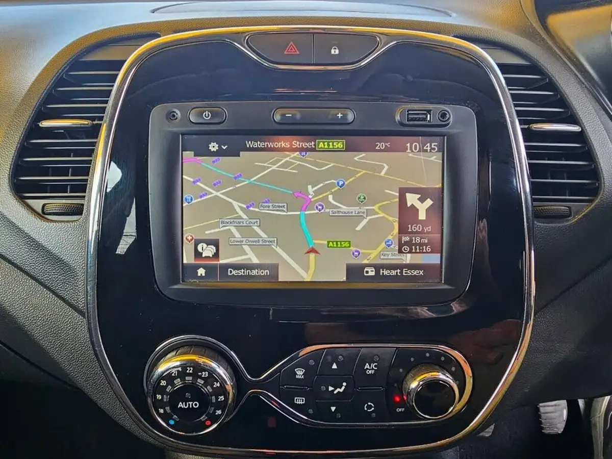 2017-renault-captur-09-dynamique-s-nav-big-18