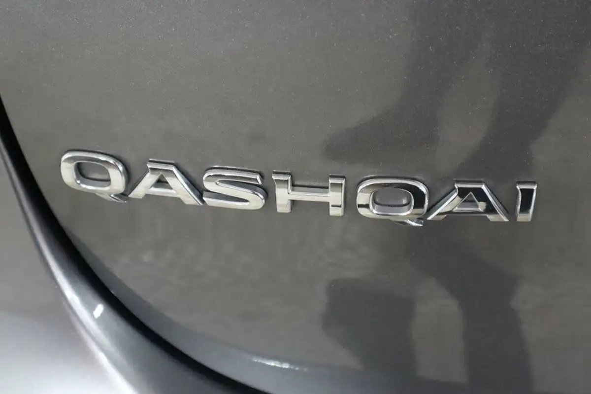 2014-nissan-qashqai-16dci-tekna-4x4-big-46