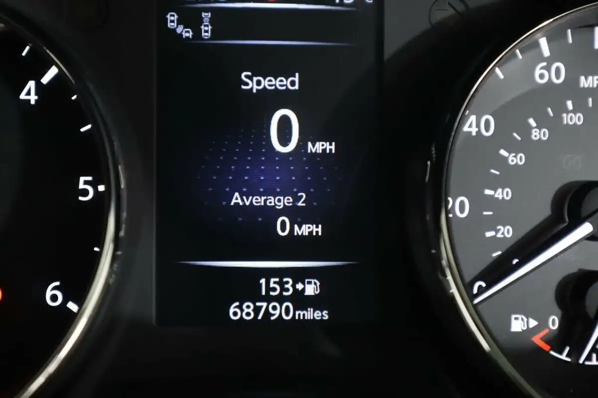 2014-nissan-qashqai-16dci-tekna-4x4-big-22