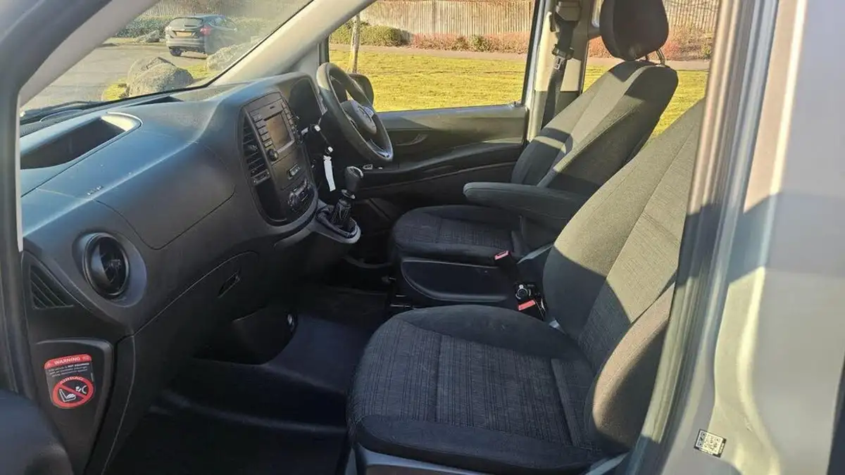 2016-mercedes-benz-vito-21cdi-114-bluetec-crewcab-compact-big-16