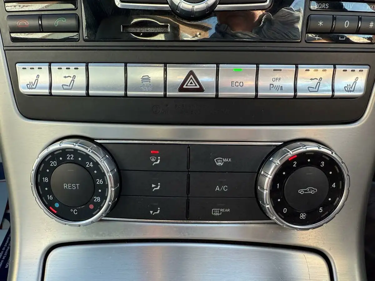 2012-mercedes-benz-slk-18-slk250-amg-sport-204bhp-blue-f-ss-7g-tronic-plus-big-46