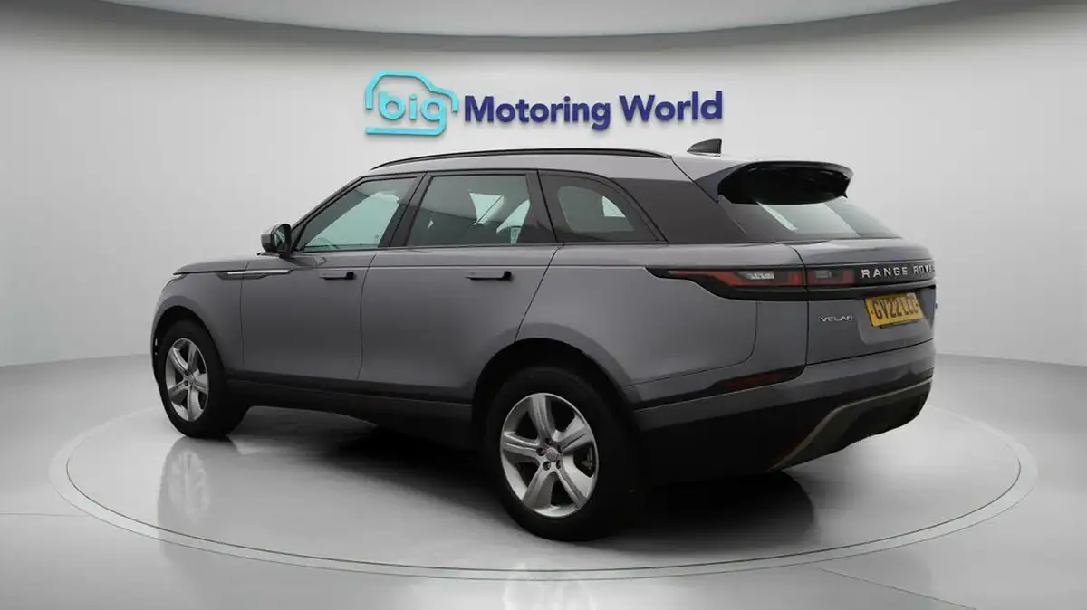 2022-land-rover-range-rover-velar-20-d200-velar-big-5
