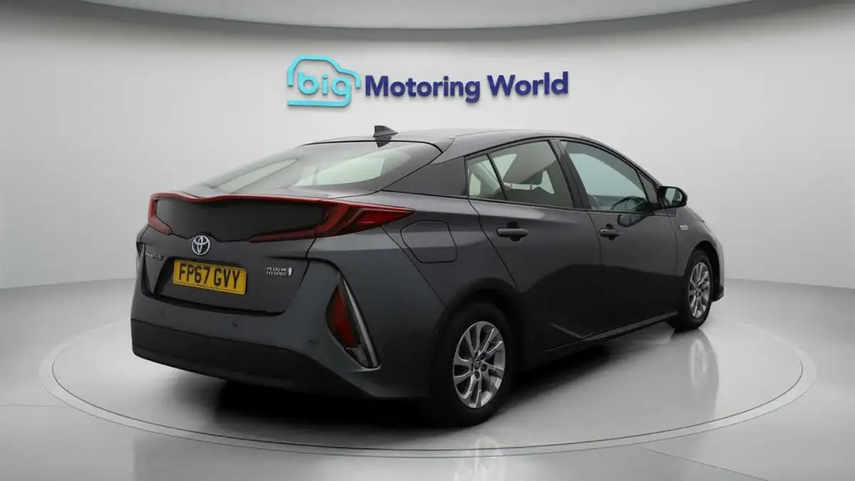 2017-toyota-prius-18-vvt-i-excel-plug-in-big-6