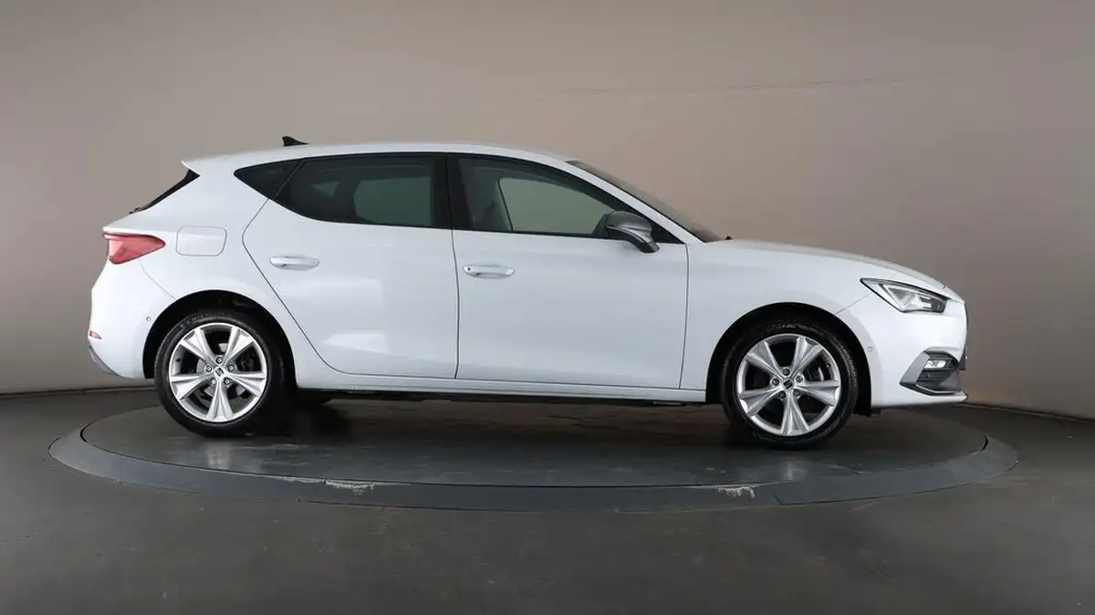 2021-seat-leon-14-e-hybrid-fr-hatchback-big-60