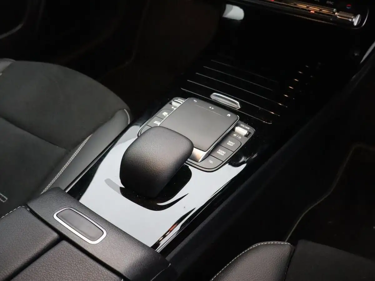 2022-mercedes-benz-a-class-13-a180-amg-line-executive-edition-hatchback-5d-7g-dct-big-21