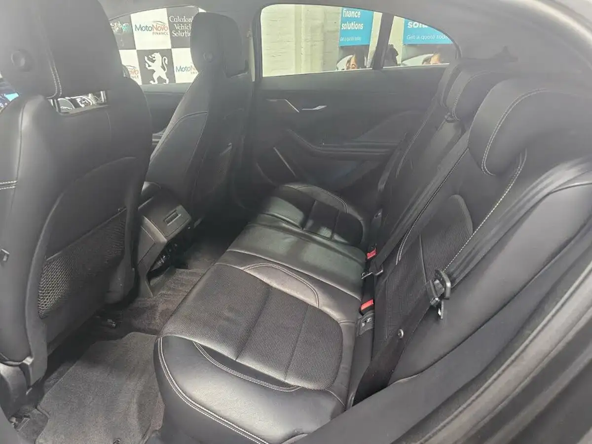 2019-jaguar-i-pace-ev400-se-big-27