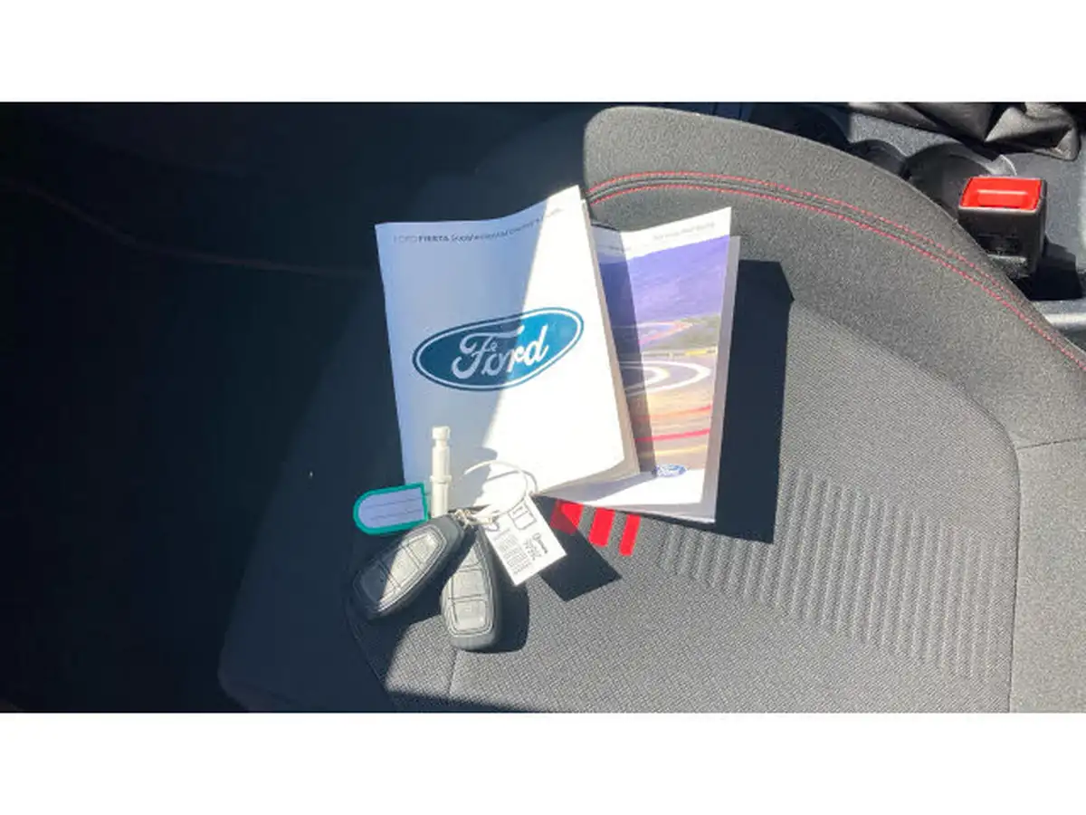 2023-ford-fiesta-big-18