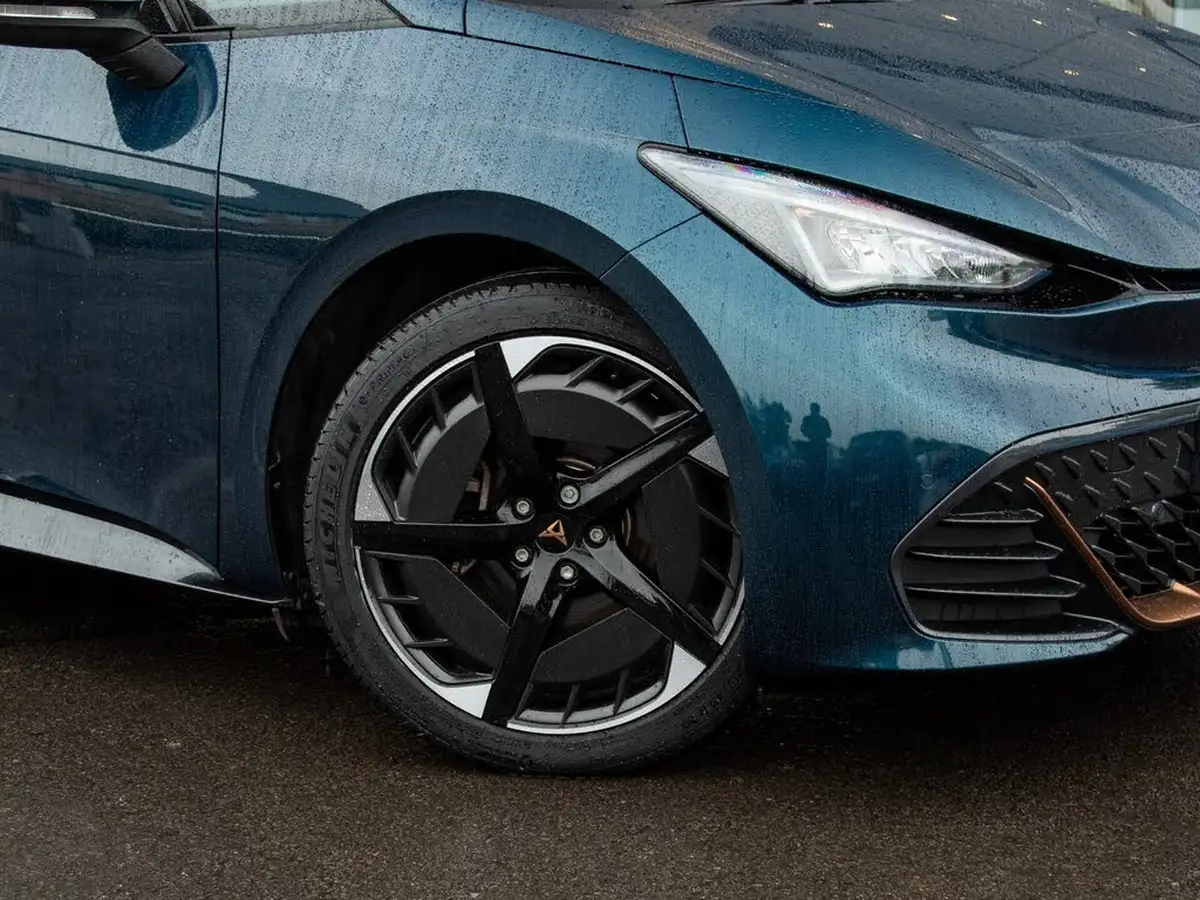 2022-cupra-born-e-v3-204ps-58kwh-big-10