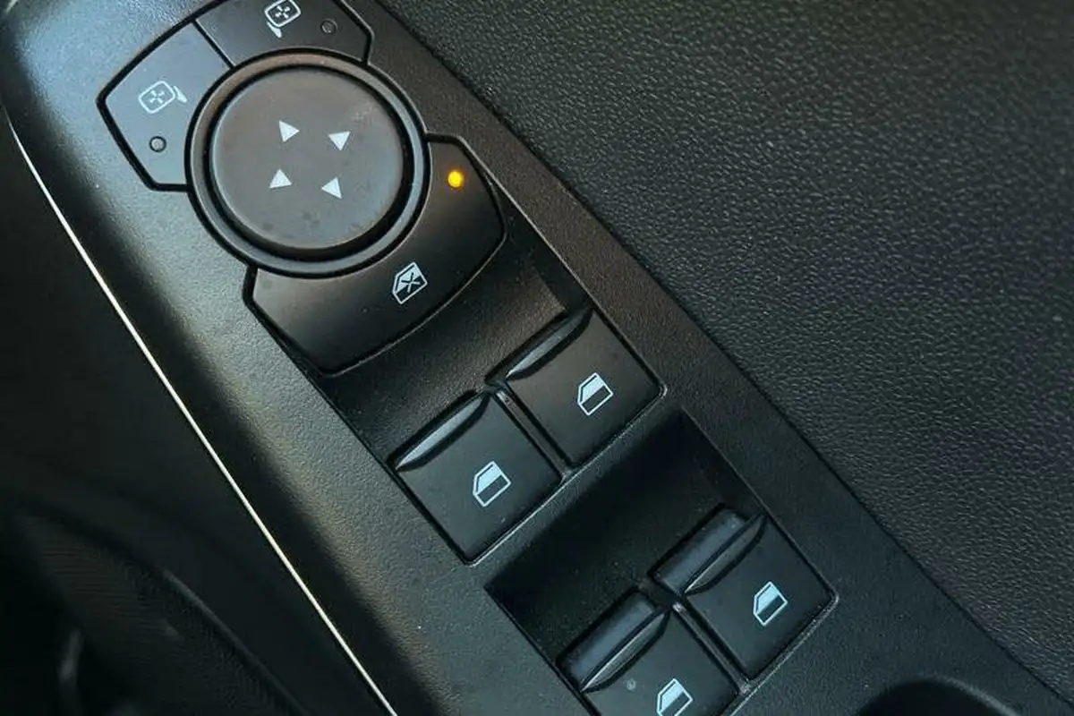 2023-ford-fiesta-10t-active-125ps-hybrid-mhev-powershift-big-15