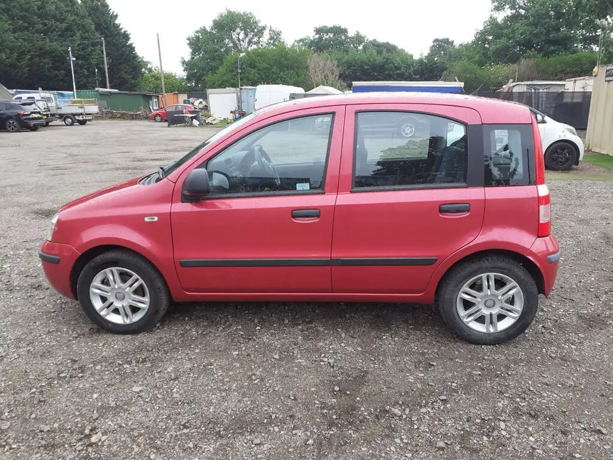 2011-fiat-panda-12-mylife-big-7