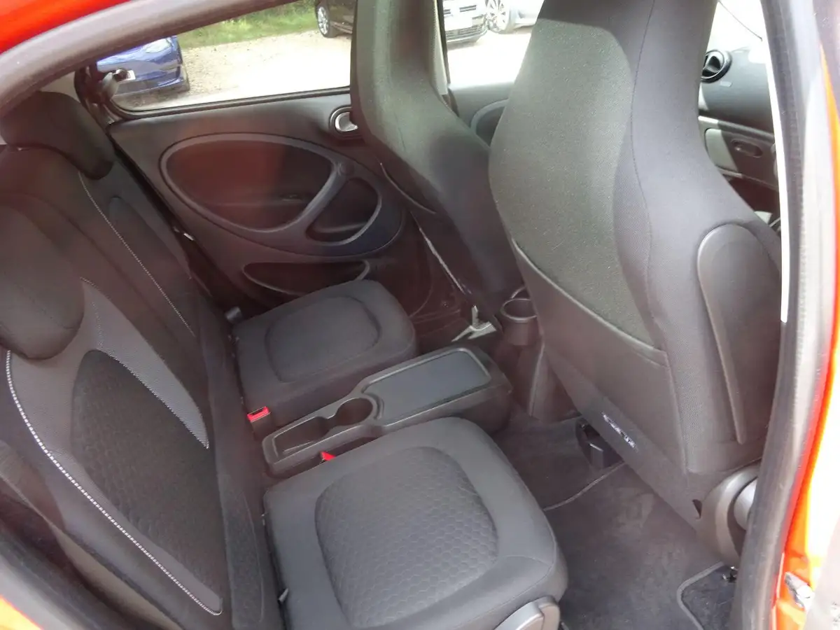 2022-smart-forfour-eq-premium-big-10