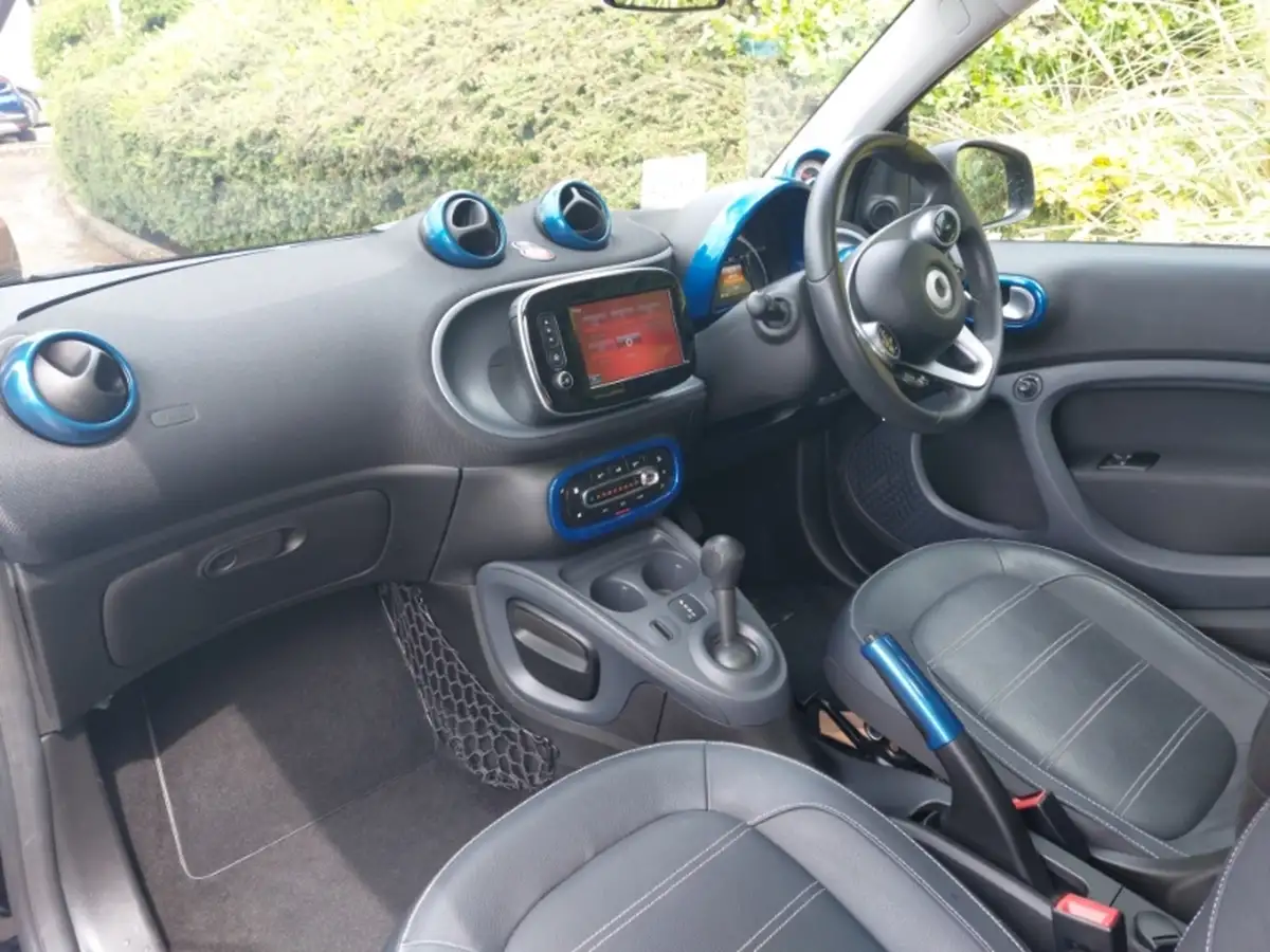 2021-dacia-duster-13-tce-comfort-130hpeu6d-4x2-window-van-1333cc-big-4