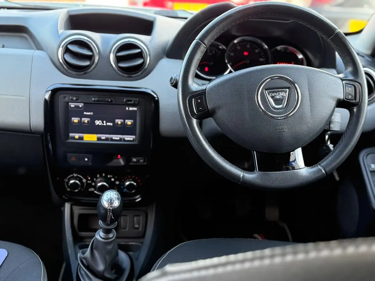2015-dacia-duster-15d-laureate-107bhp-big-7
