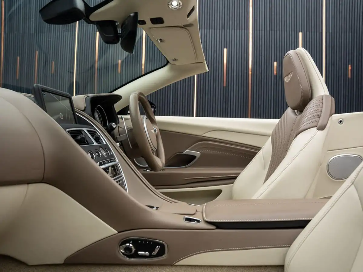 2018-aston-martin-db11-40-v8-big-37
