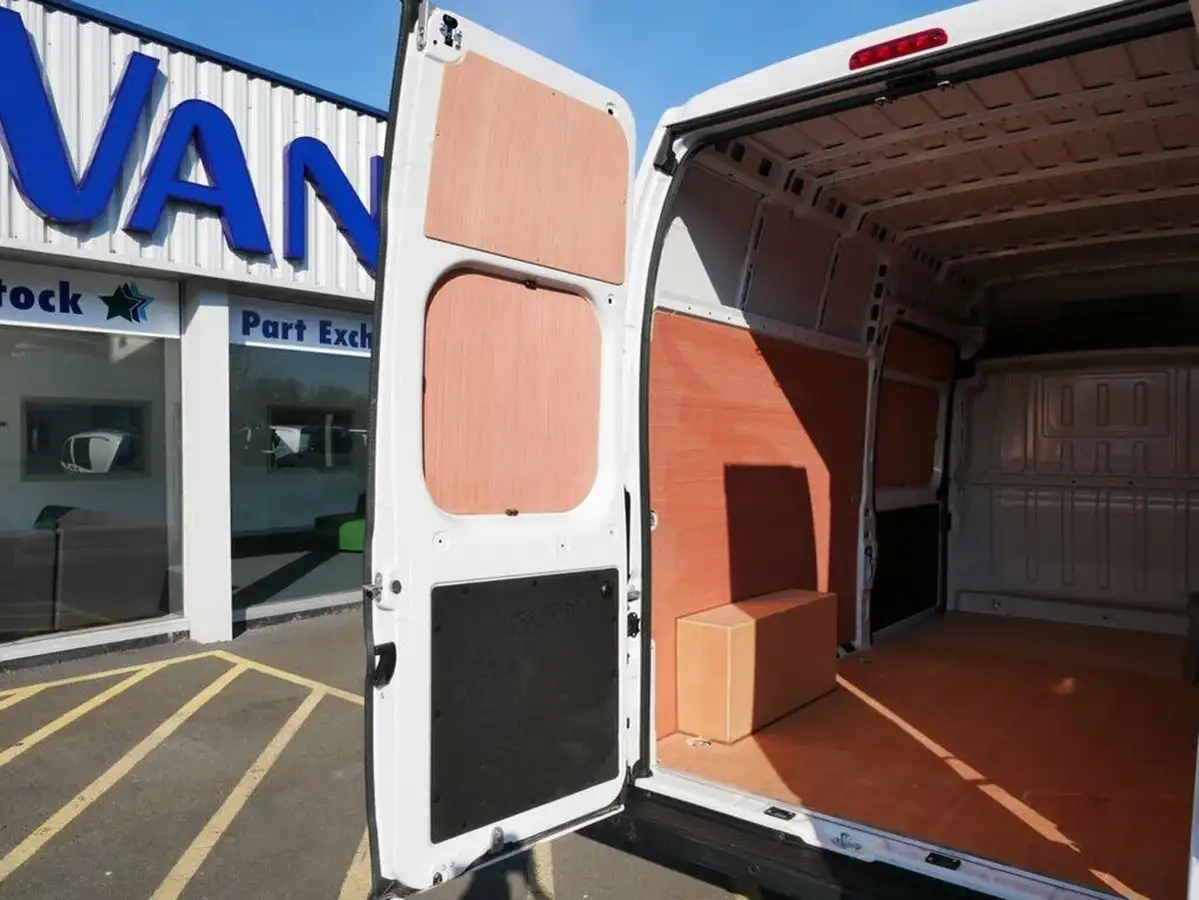 2023-citroen-relay-22bluehdi-35-l3h3-enterprise-edition-big-22