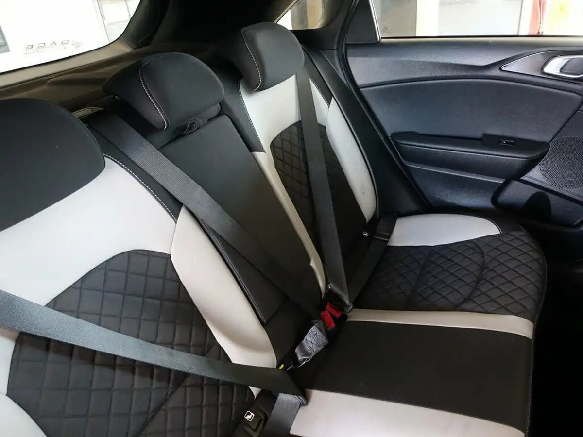 2020-kia-ceed-10-t-gdi-gt-line-big-15
