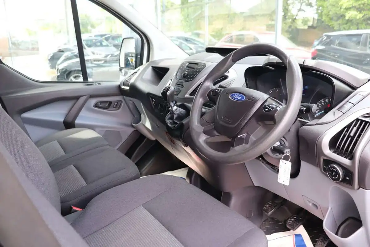 2017-ford-transit-custom-20tdci-290-l2h1-105pseu6-panel-van-big-14
