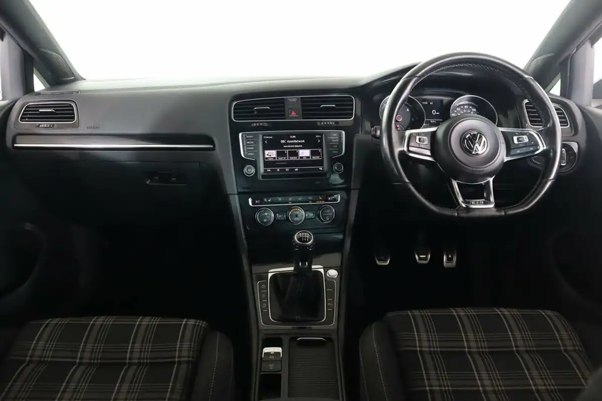 2016-volkswagen-golf-20tdi-gtd-bmt-hatchback-5d-big-16