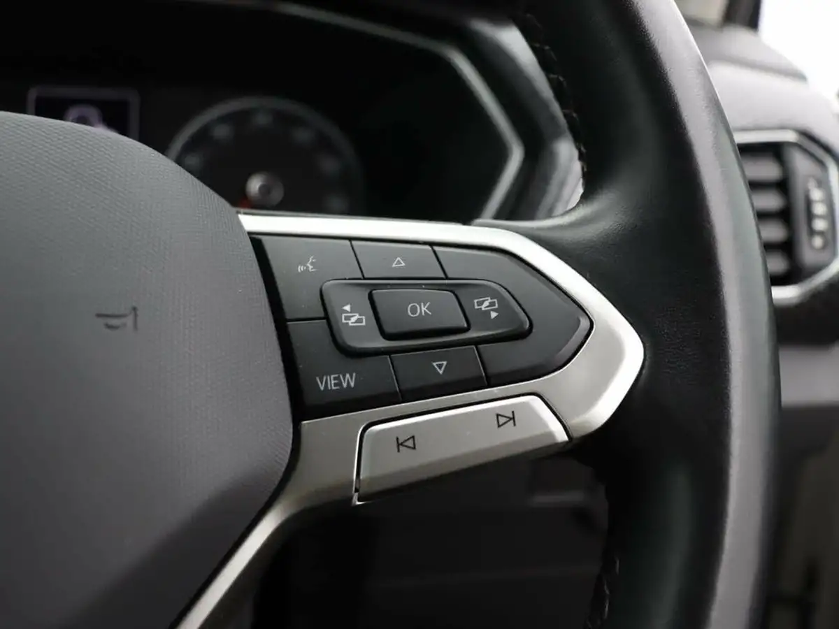 2022-volkswagen-t-cross-10-tsi-sel-big-31