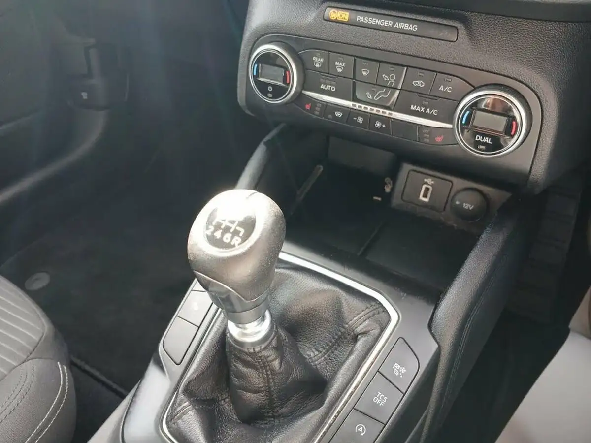 2019-ford-focus-10t-titanium-hatchback-big-5