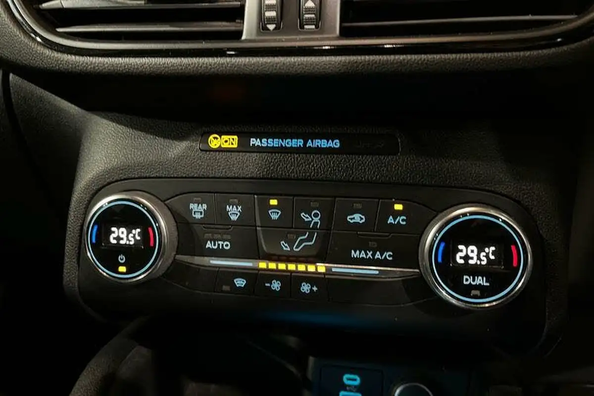 2020-ford-kuga-25t-st-line-big-37