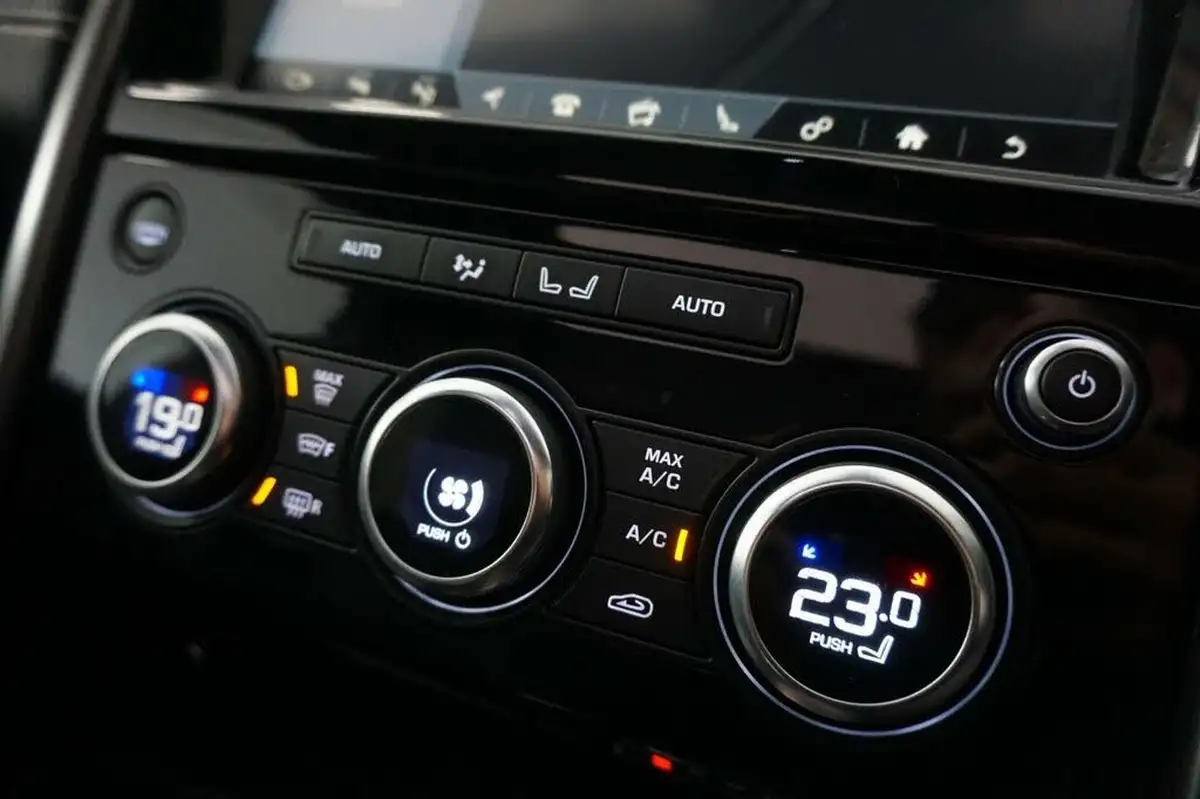 2020-land-rover-discovery-30-sd6-hse-luxury-big-29