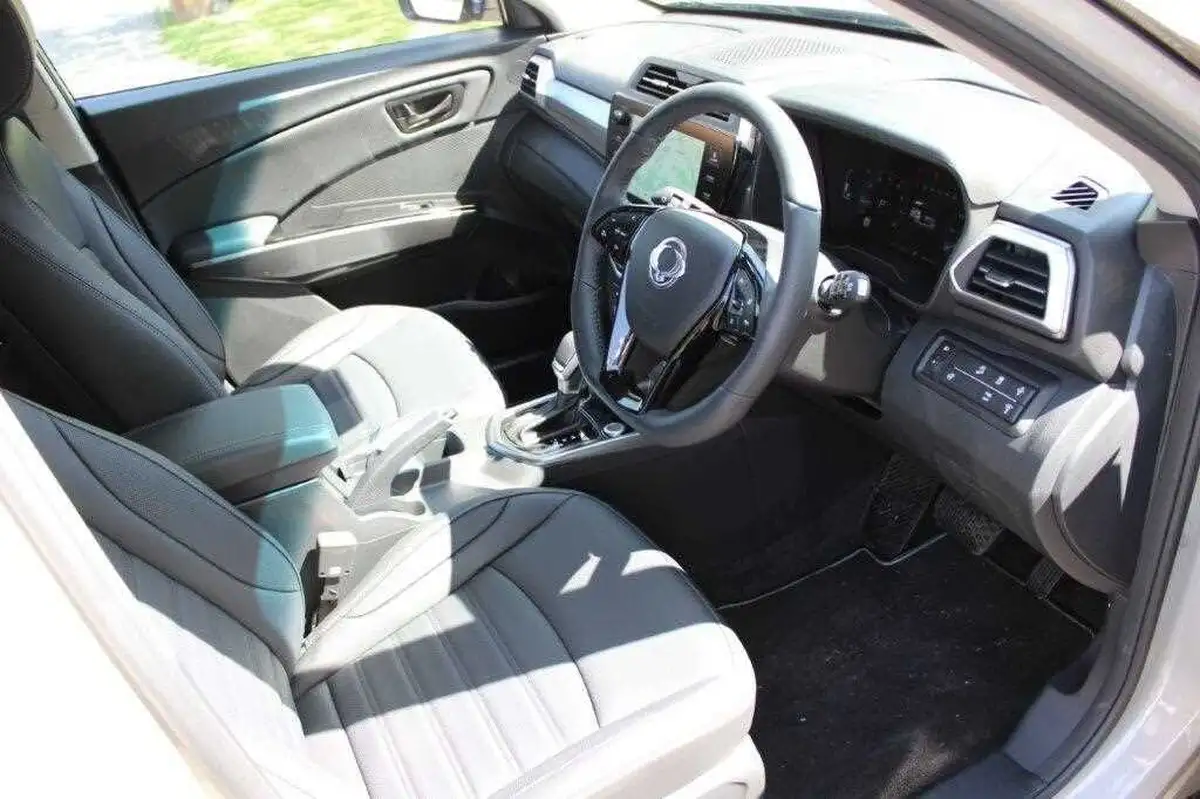 2025-kgm-ssangyong-tivoli-15-k40-auto-big-14