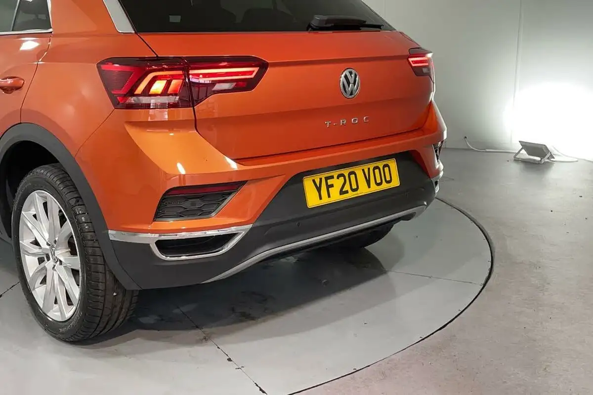 2020-volkswagen-t-roc-15-tsi-sel-dsg-big-16
