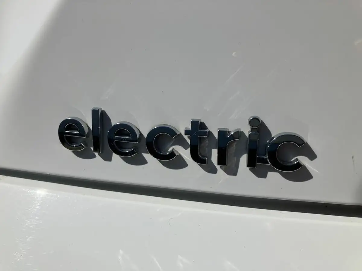 2023-hyundai-kona-e-se-connect-big-24