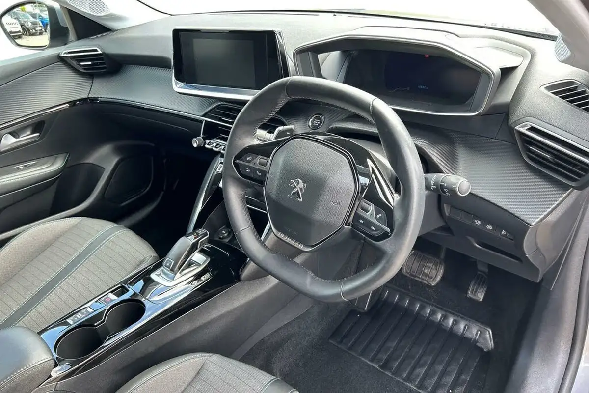2021-peugeot-208-12-puretech-allure-premium-100bhp-eat8-big-24