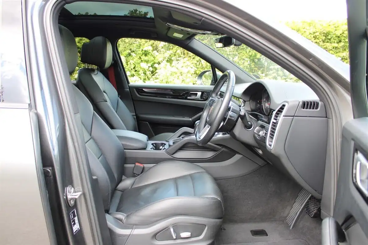 2020-porsche-cayenne-30-v6-station-wagon-big-5