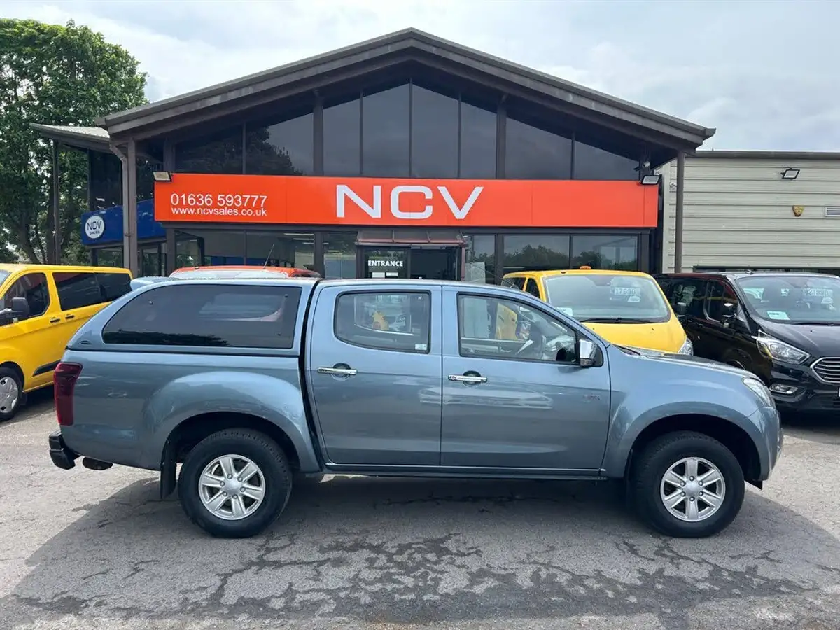 2015-isuzu-d-max-25td-eiger-big-1