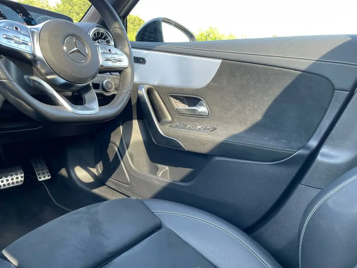 2021-mercedes-benz-a-class-13-a200-exclusive-edition-7g-dct-big-35