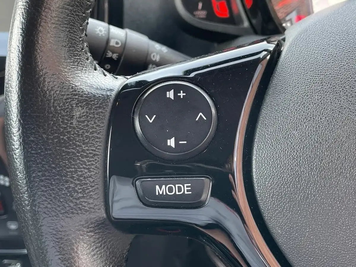 2017-toyota-aygo-10-vvt-i-x-press-71bhp-big-15