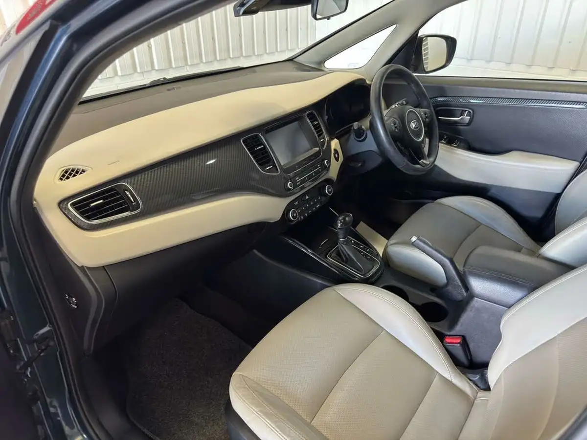 2017-kia-carens-17crdi-4-dct-big-16