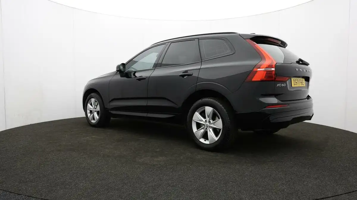 2021-volvo-xc60-20-b5-momentum-big-76