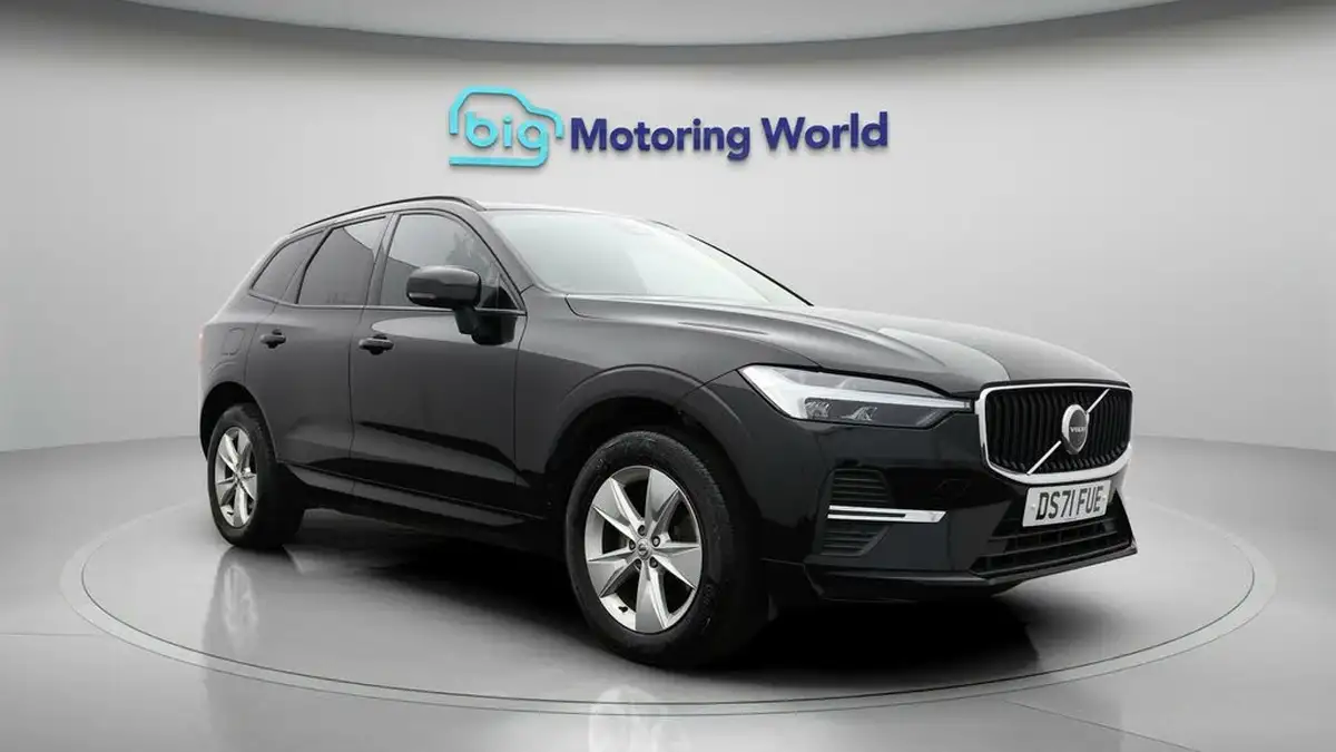2021-volvo-xc60-20-b5-momentum-big-0