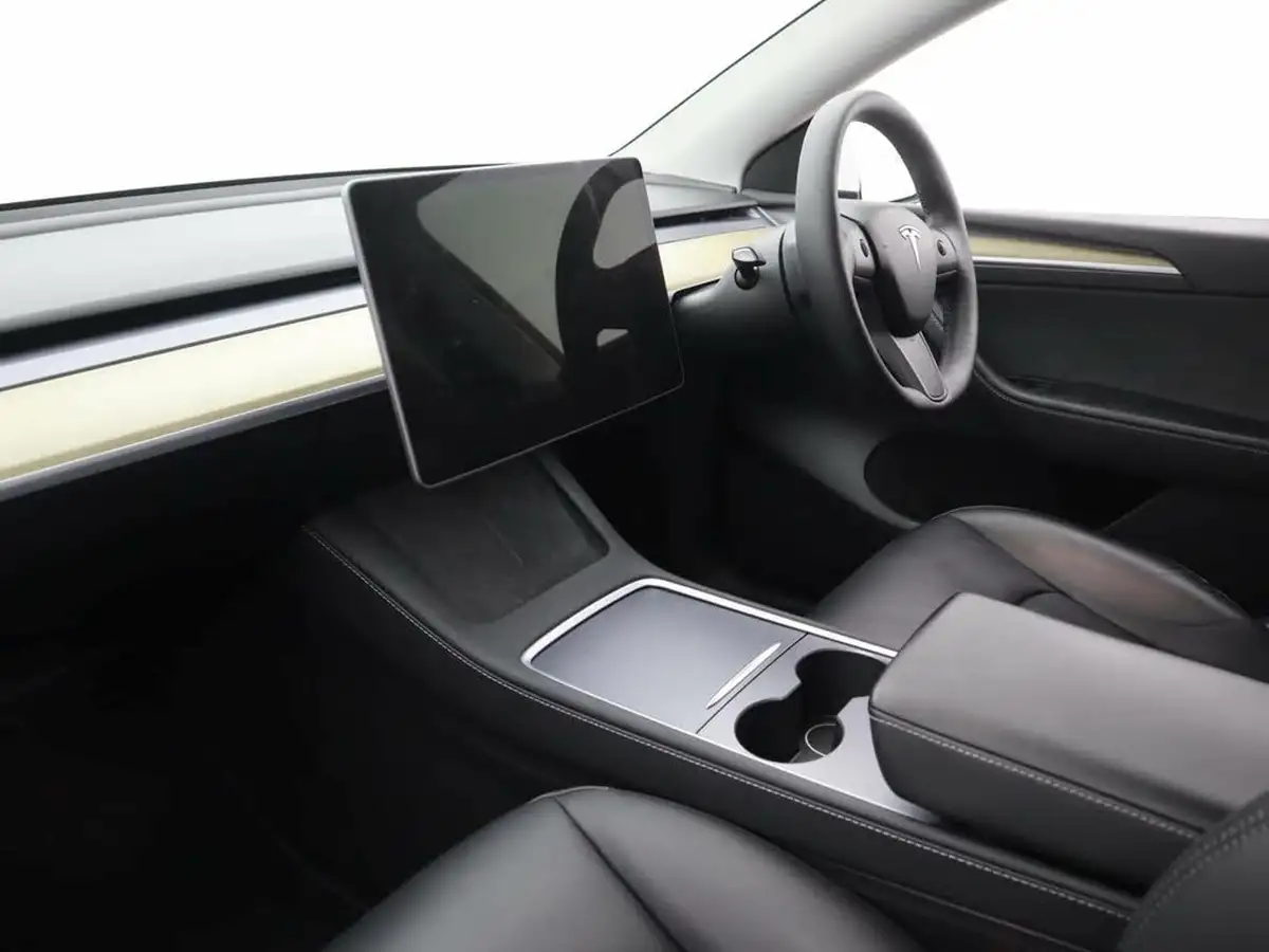 2023-tesla-model-y-e-rwd-big-14