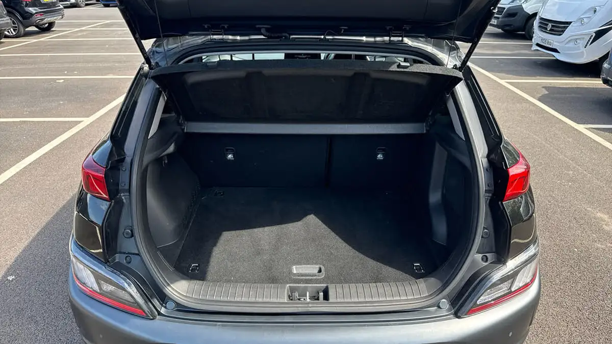 2022-hyundai-kona-16-gdi-premium-big-14