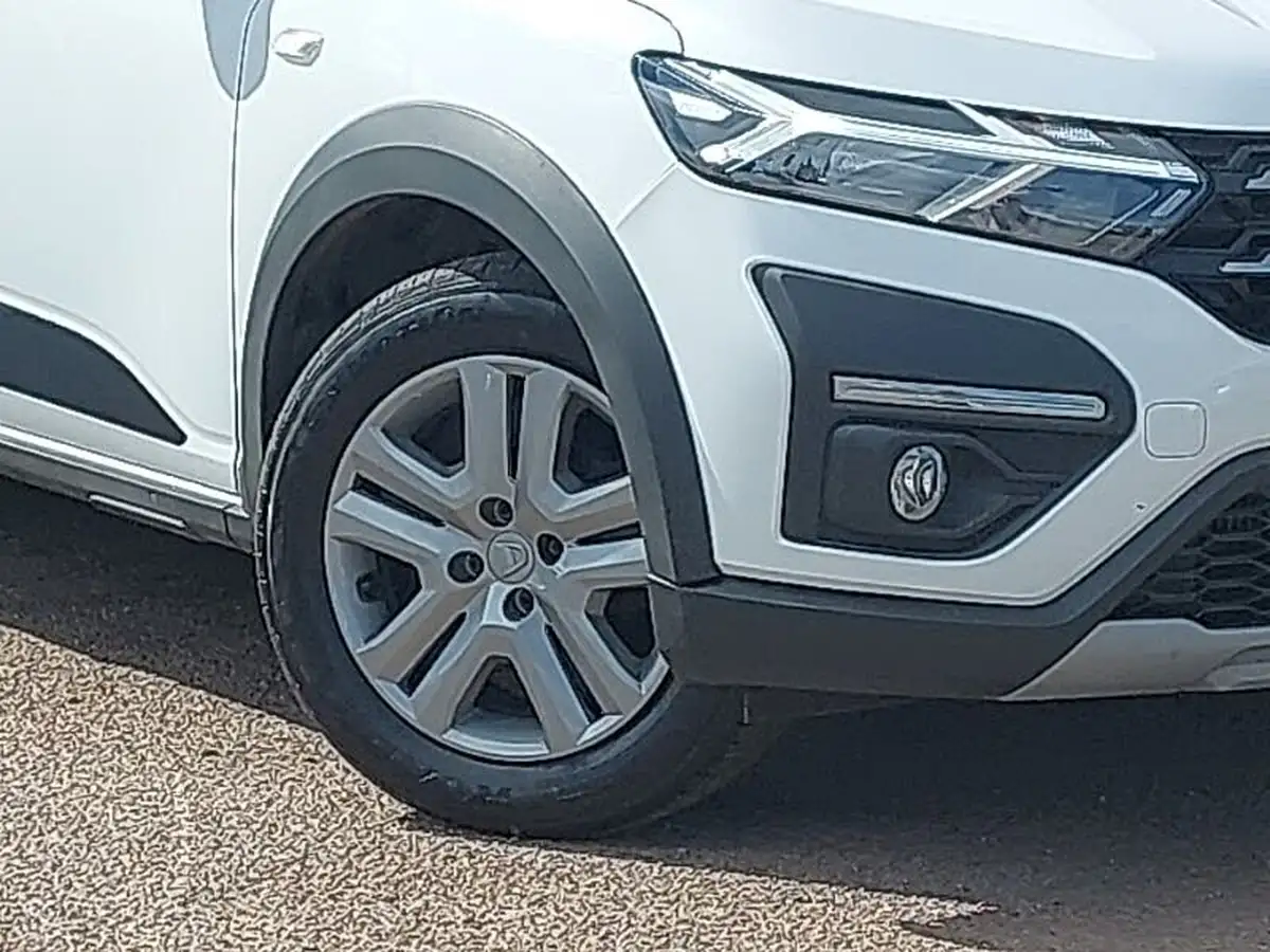 2022-dacia-sandero-stepway-10-tce-comfort-90bhp-big-8