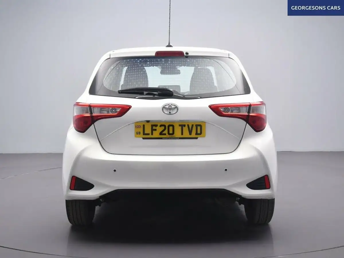 2020-toyota-yaris-15-vvt-i-icon-98bhp-hybrid-1497cc-e-cvt-big-7