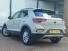 2023-volkswagen-t-roc-10-tsi-life-small-1