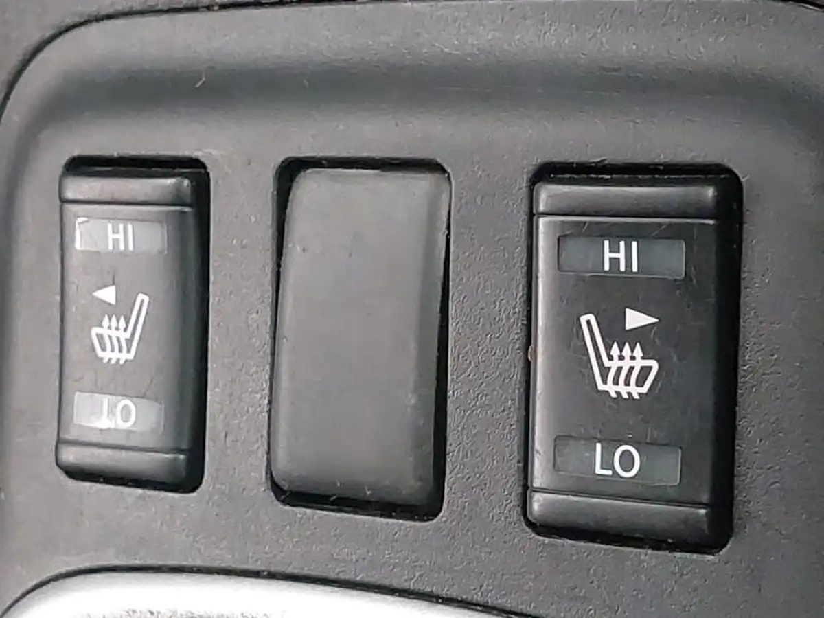2021-nissan-navara-23dci-tt-tekna-8-navileather-auto-big-16